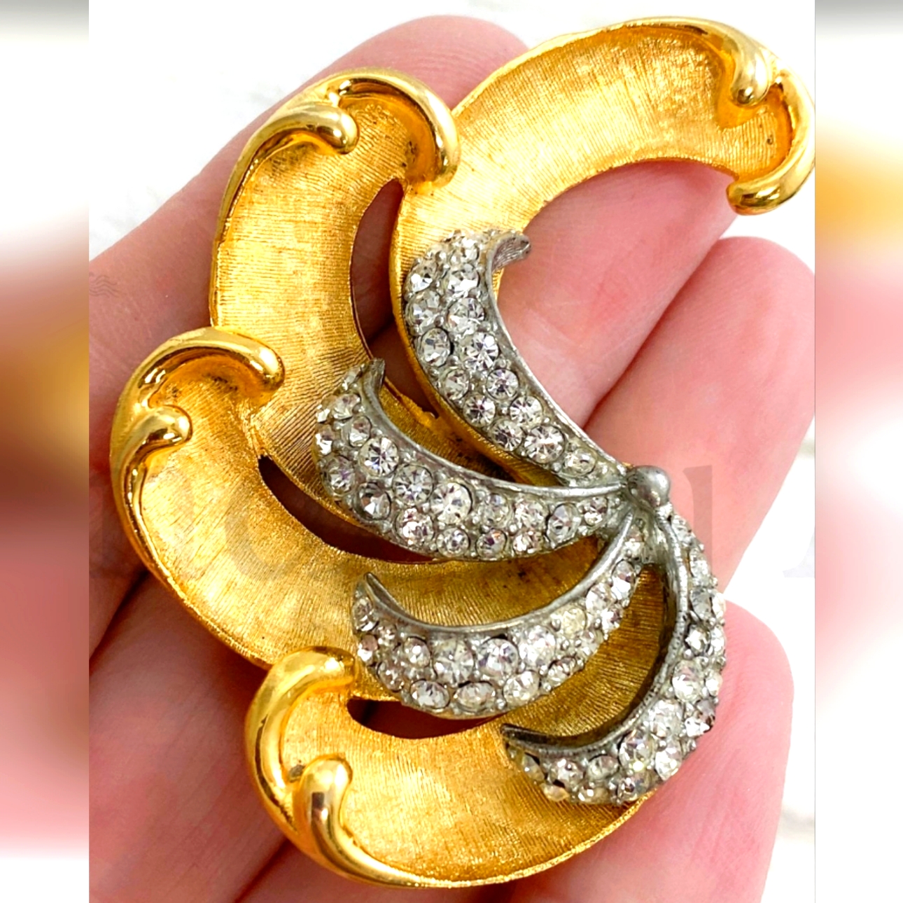 Vintage Bsk Large Wave Brooch 98$
